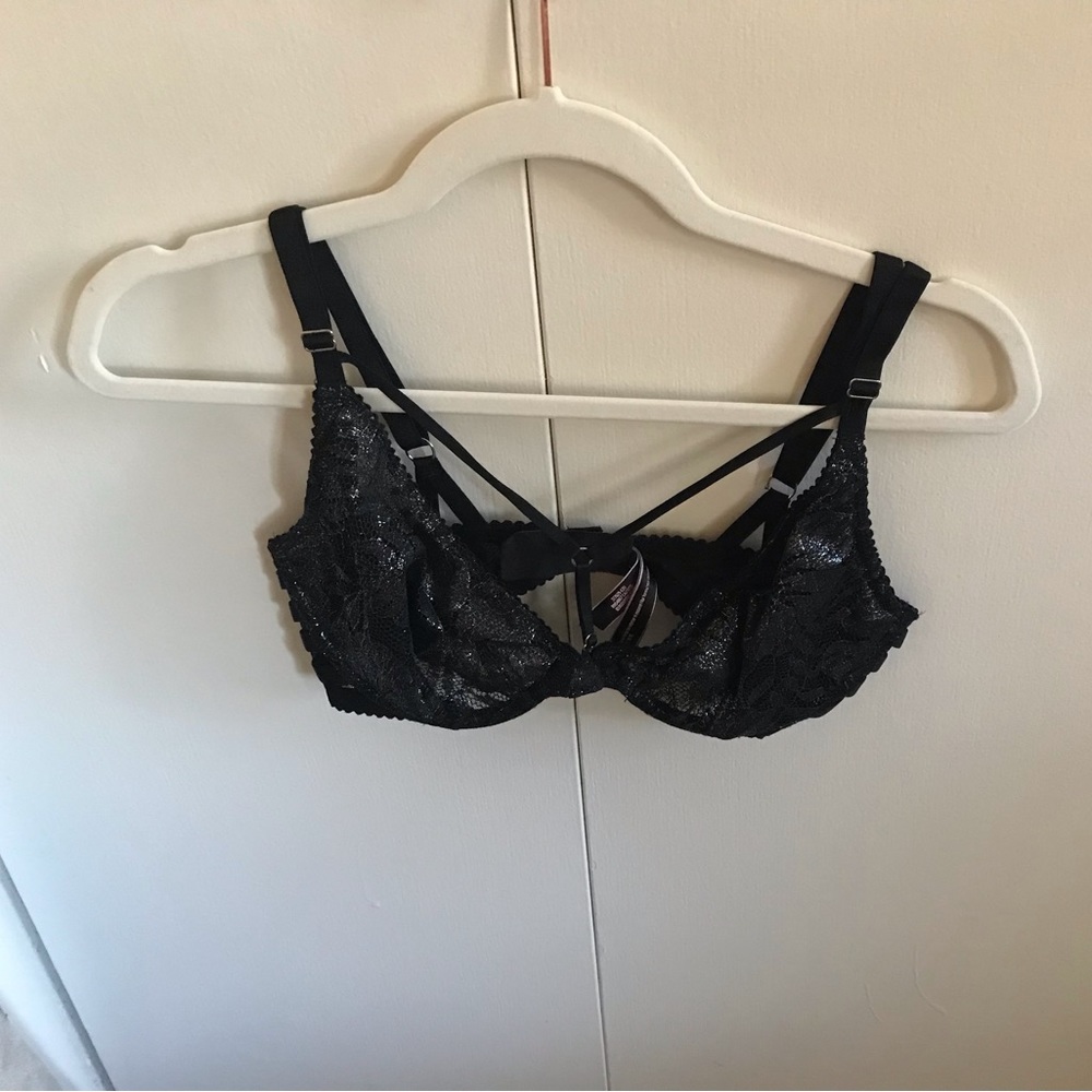 Victoria Secret Very Sexy unlined plunge 34D